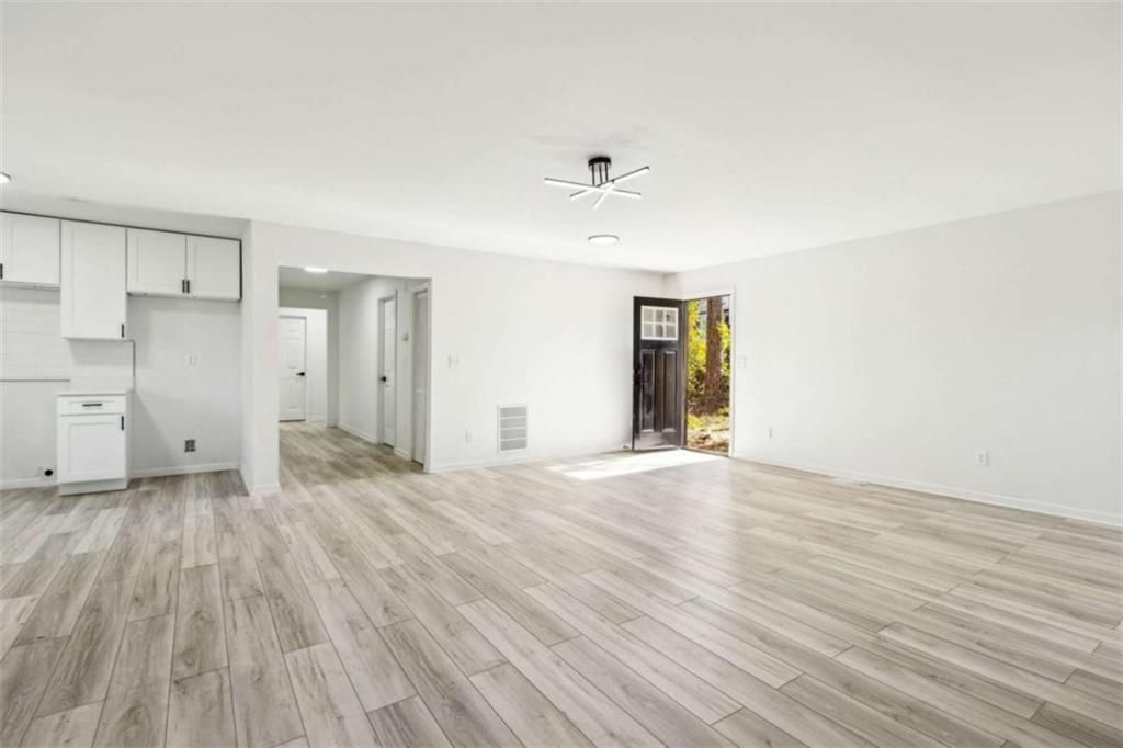 Building Photo - 597 Paper Mill Rd