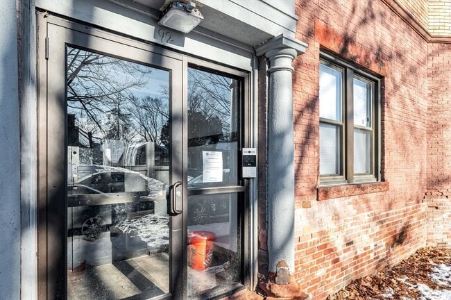 Building Photo - 92 Woodside Terrace