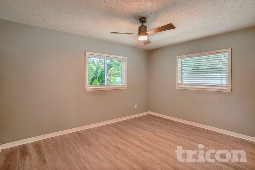 Building Photo - 2317 13th Ave SW