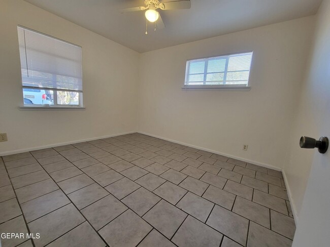 Building Photo - 9513 Fairfax St