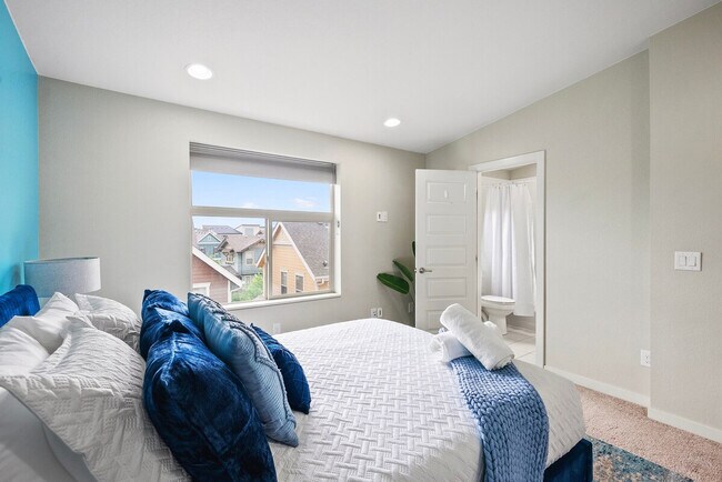 Building Photo - 9035 E 49th Pl