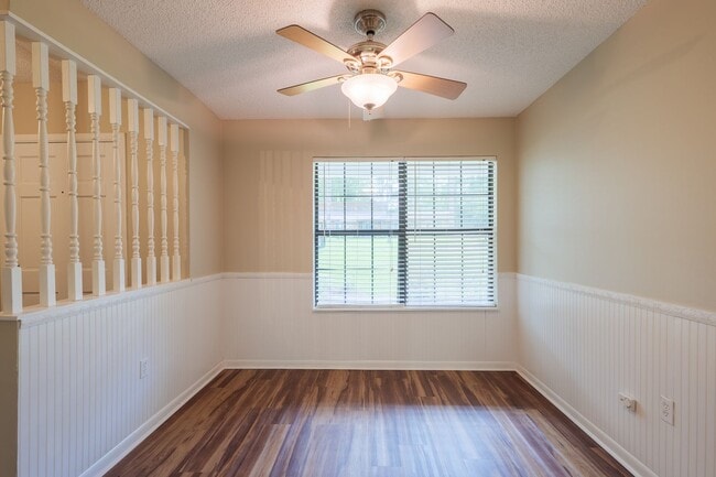 Building Photo - Great home in Wood Valley!