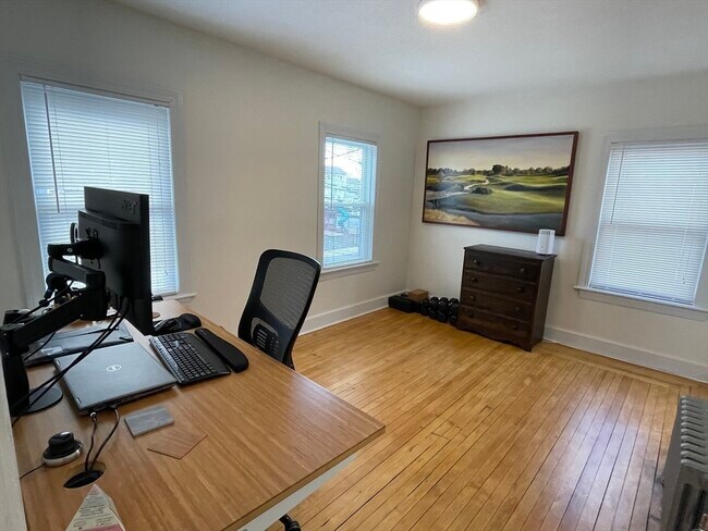 Building Photo - 18 Gould St