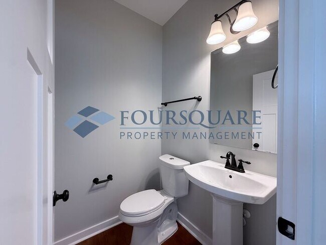 Building Photo - Modern 3-Bed / 2.5-Bath Home with Granite Kitchen, Fenced Yard & Private Balcony – Walkable to Do...