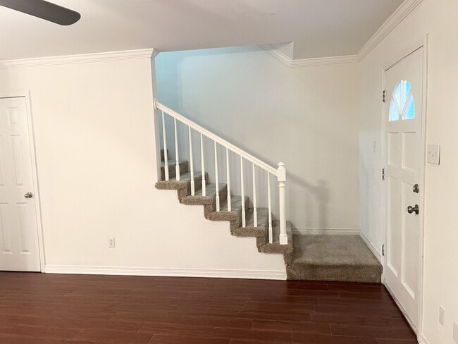 Building Photo - 102 Trace Loop