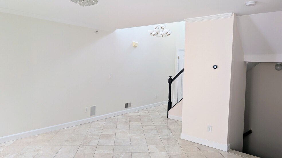 Building Photo - 3038 King Ct