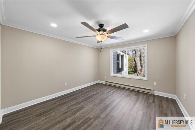 Building Photo - 265A Crosse Dr