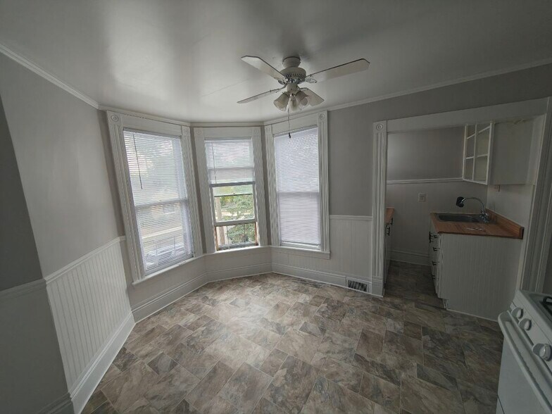 Building Photo - 1184 Sanford St