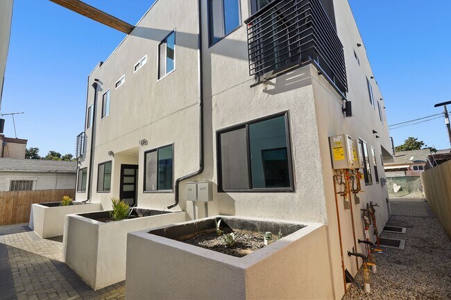 Building Photo - 1731 New Hampshire Ave