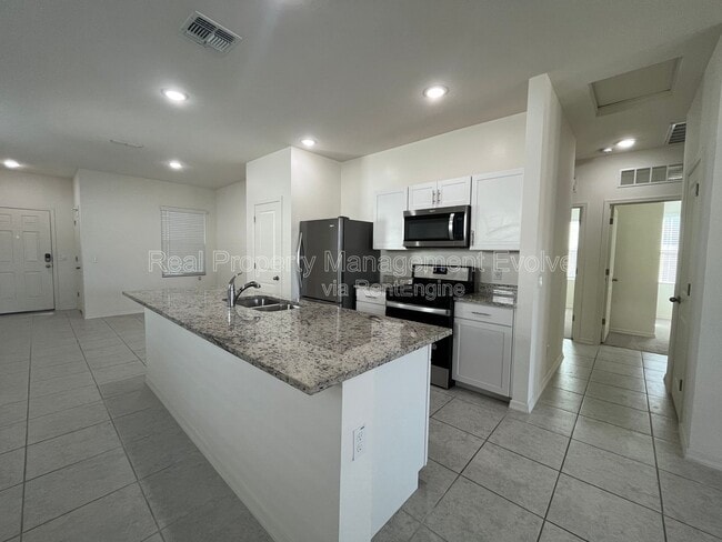 Building Photo - 4722 N 194th Dr