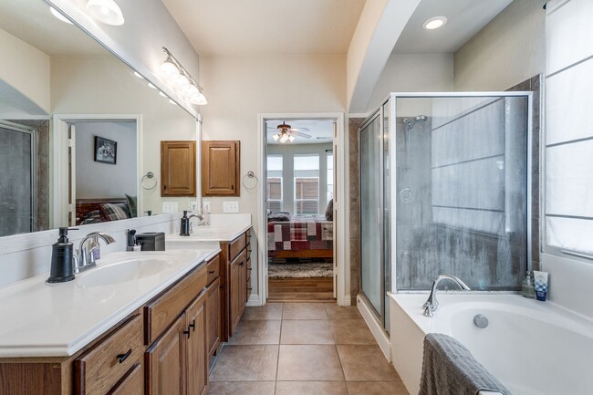 Building Photo - GORGEOUS HOME IN BELTERRA WITH SPARKLING POOL & SERVICE INCLUDED