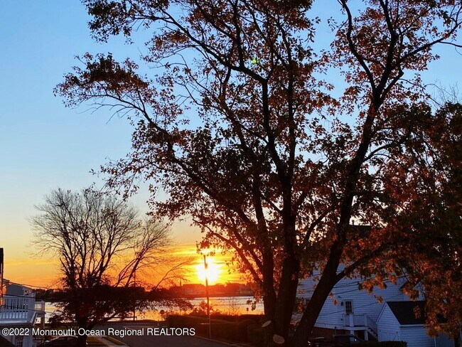 Building Photo - 408 Central Ave