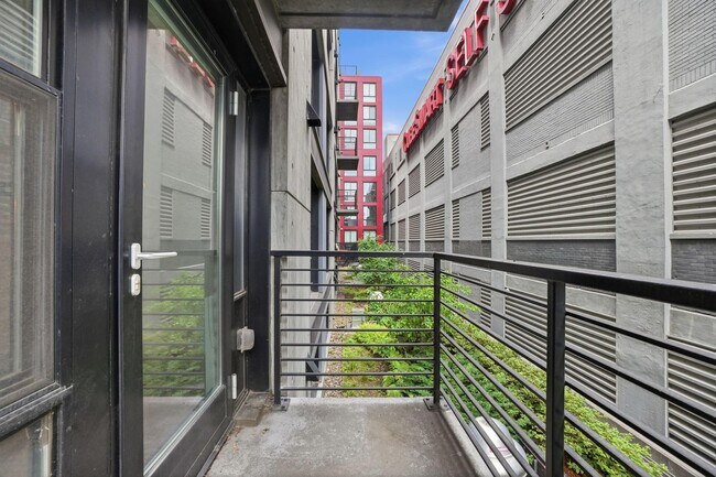 Building Photo - 1625 Eckington Pl NE