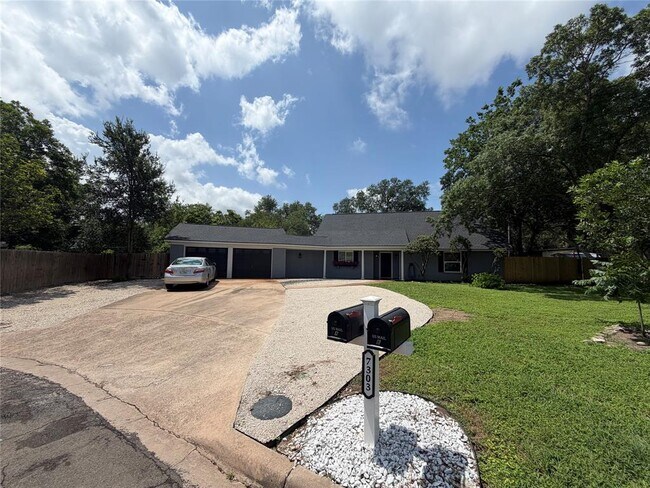 Building Photo - 7303 Whispering Creek Cir