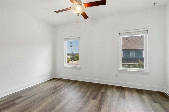 Building Photo - 7205 Bassett Ct