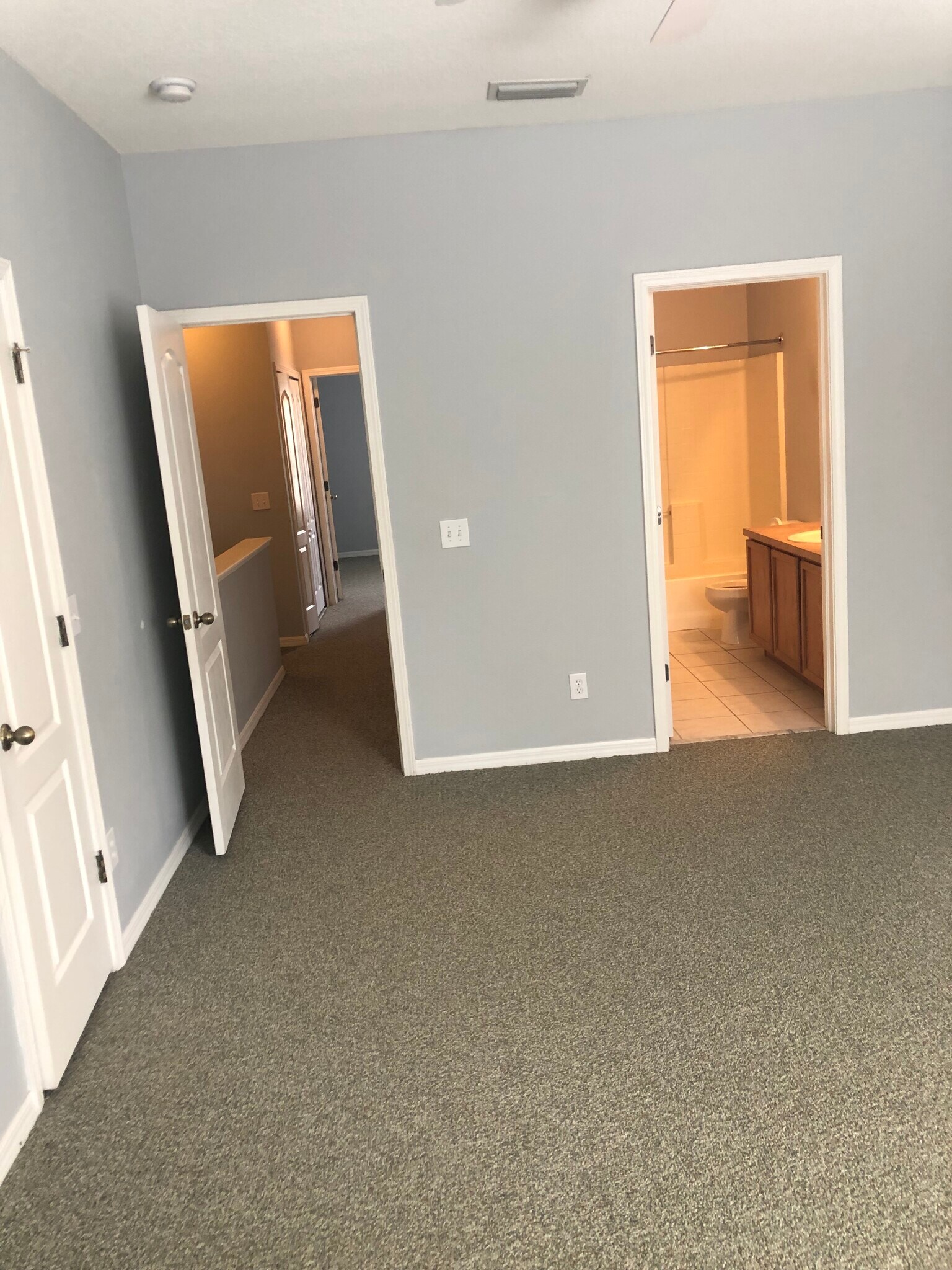 Building Photo - 5720 Fishhawk Ridge Dr