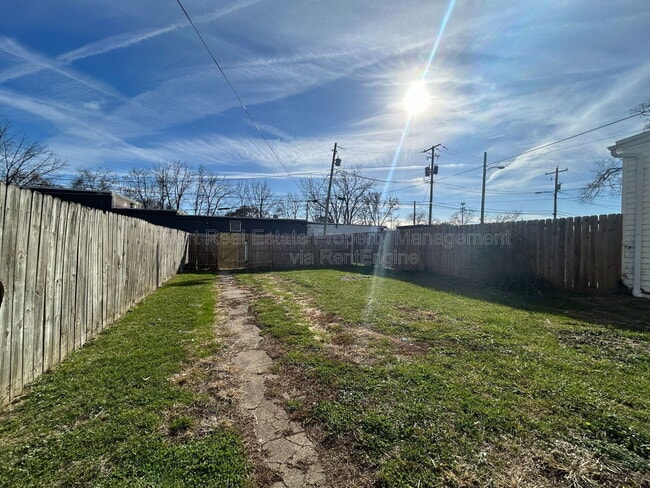 Building Photo - 1215 Sullivant Ave