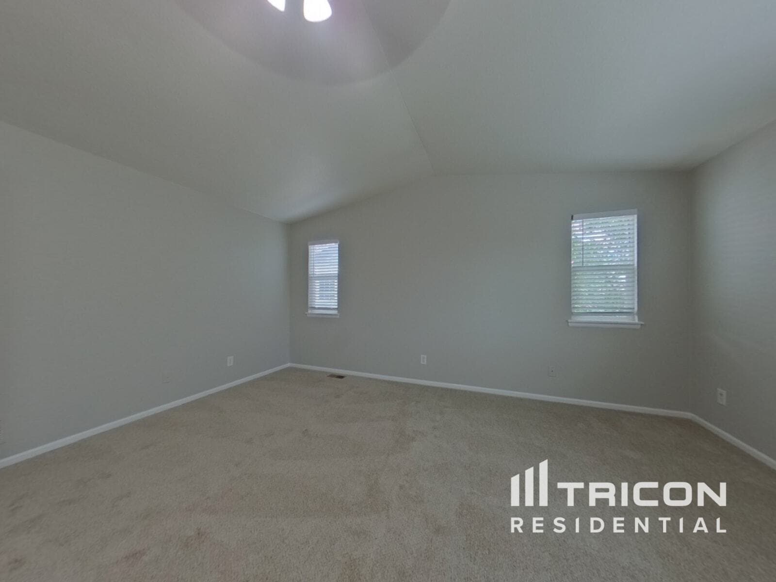 Building Photo - 1834 Alpine Dr