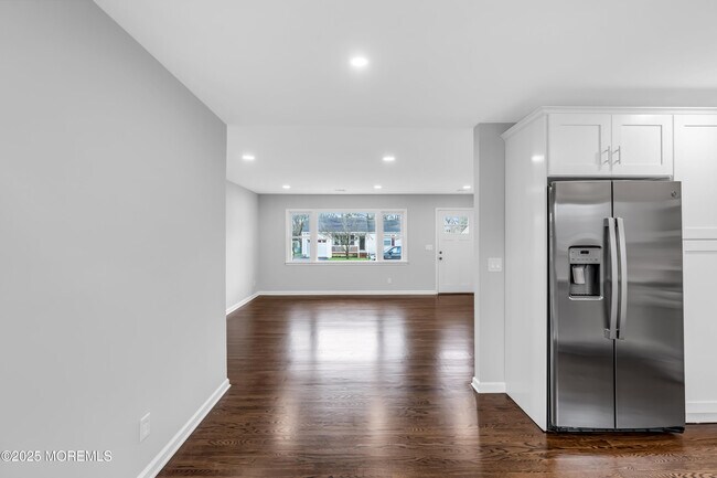 Building Photo - 1230 Dove St