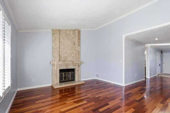 Building Photo - 623 Via Primavera Ct