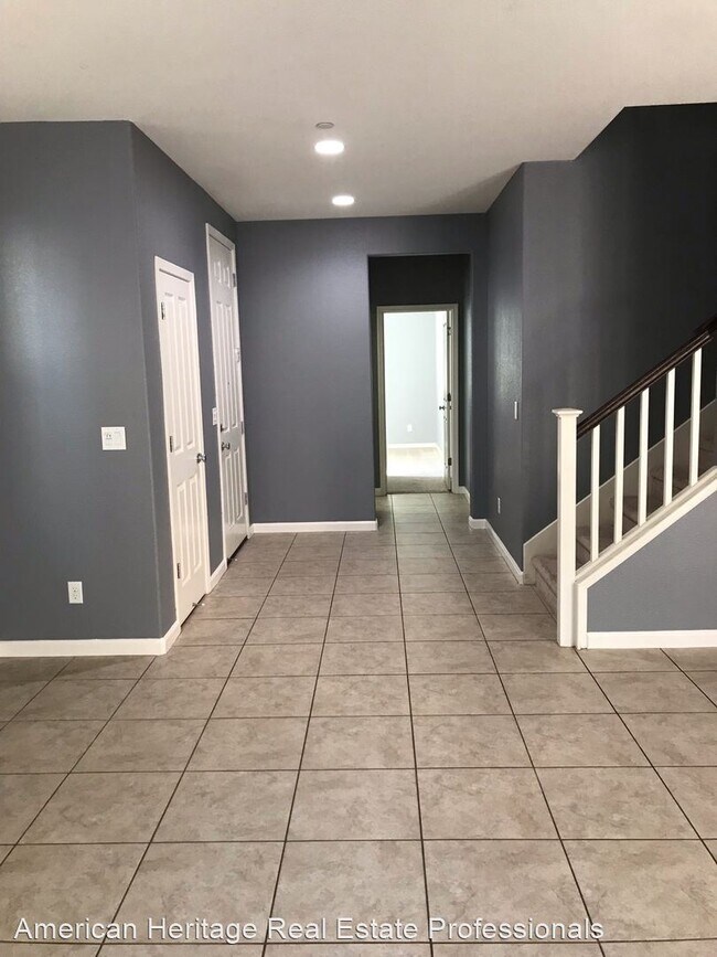 Building Photo - 4 br, 3 bath House - 254 Barnhill Dr