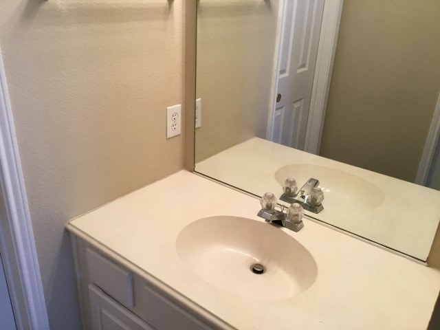 Building Photo - 4008 Double Oak Dr