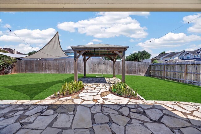 Building Photo - 18211 Doral Rock Ct