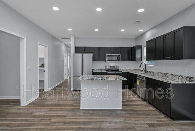 Building Photo - 32 Roberson St