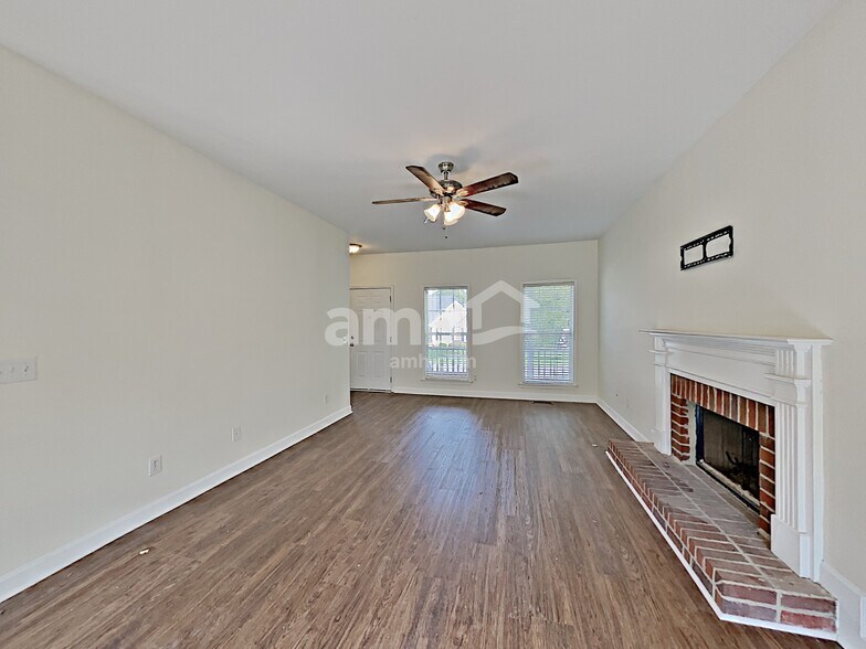 Building Photo - 2709 Aston Woods Ln
