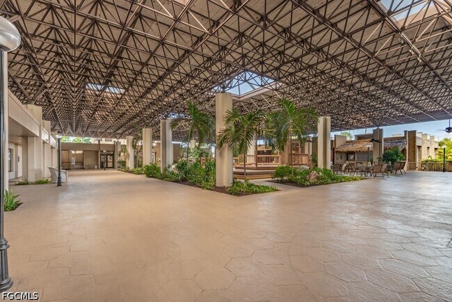 Building Photo - 7430 Lake Breeze Dr