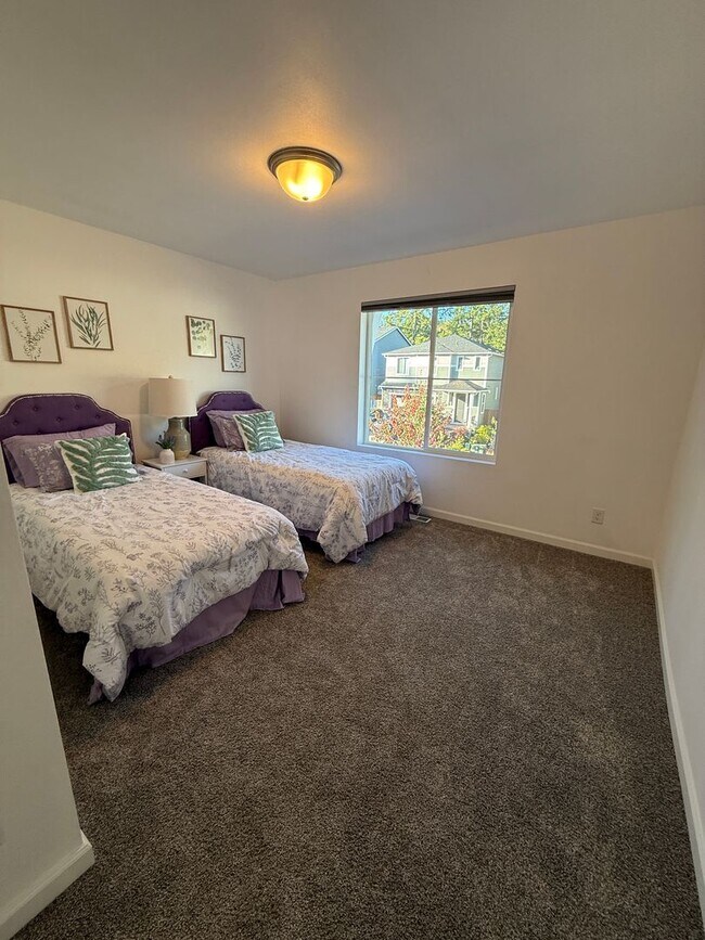 Building Photo - Hogan Heights Community 4 Bed 3.5 Bath