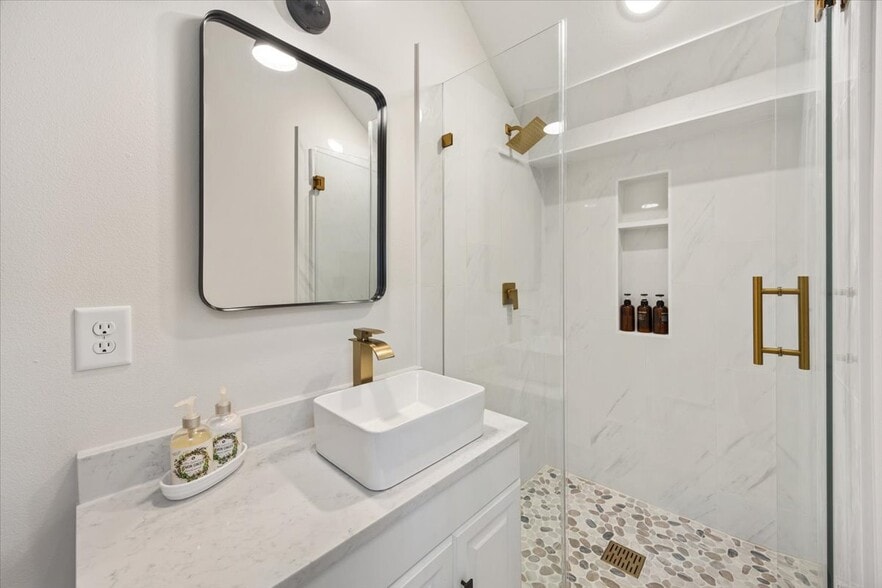 Building Photo - 2522 Park Row Ave