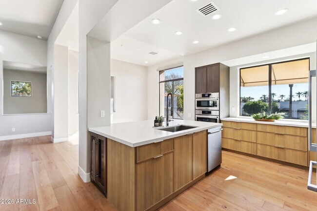 Building Photo - 8989 N Gainey Center Dr