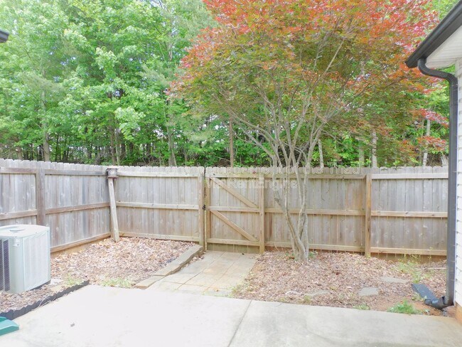 Building Photo - 4 Rhododendron Dr