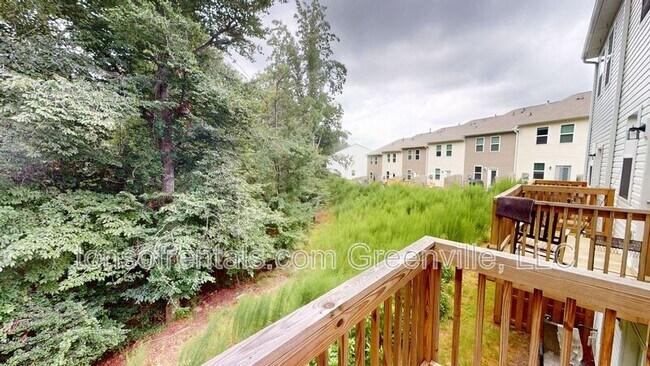 Building Photo - 312 Highline Trl