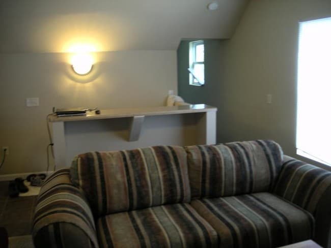 Building Photo - 1016 9th St S