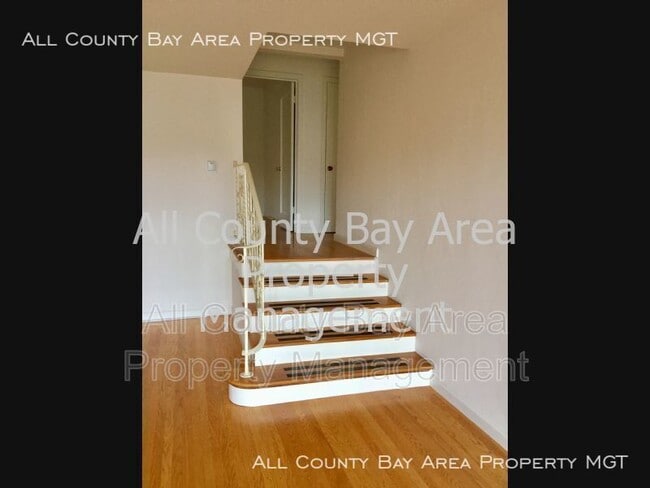 Building Photo - 800 Richmond St