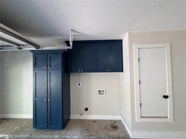 Building Photo - 9908 Willers Way