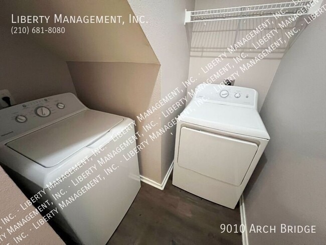 Building Photo - 9010 Arch Bridge