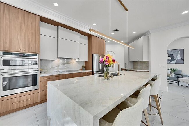 Building Photo - 11163 NW 69th Pl