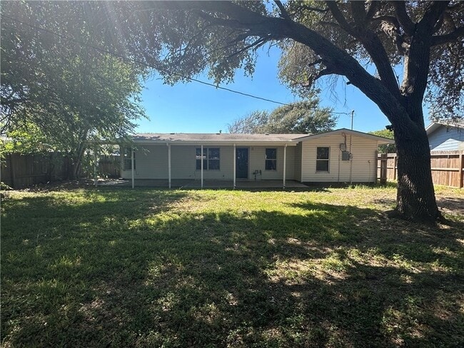 Building Photo - 114 Acacia Arch St