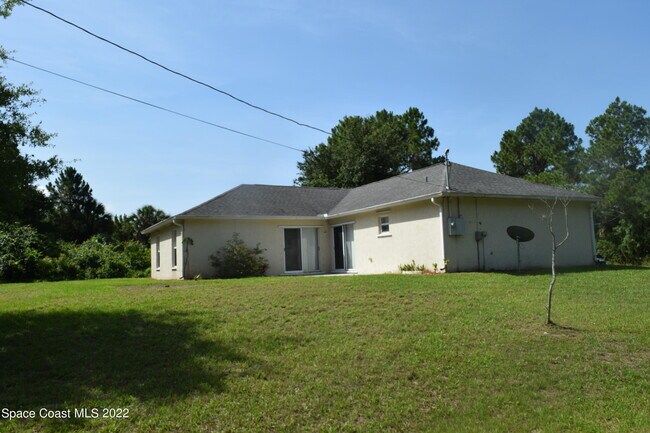 Building Photo - 2701 Gadshaw Ave SE