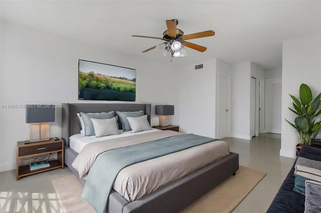 Building Photo - 6130 W 19th Ave