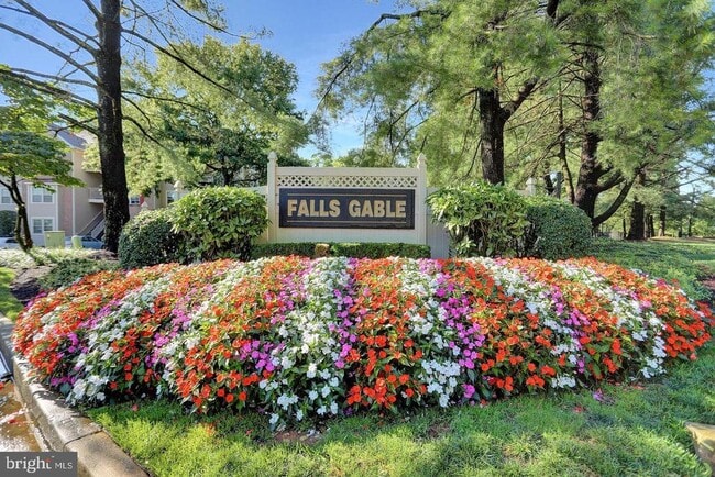 Building Photo - 2 Tyler Falls Ct