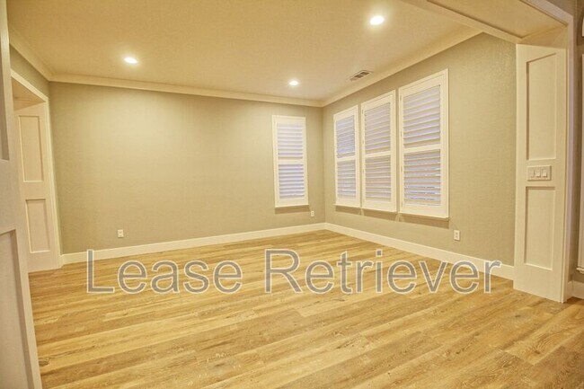 Building Photo - 2359 Riviera Ct