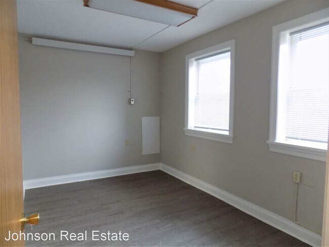 Building Photo - 505 N 4th St