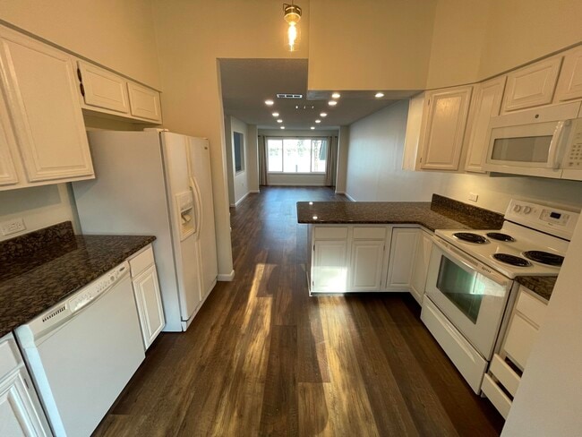 Building Photo - 30 Marina Cove Dr