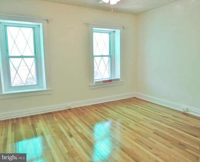 Building Photo - 245 Kalos St