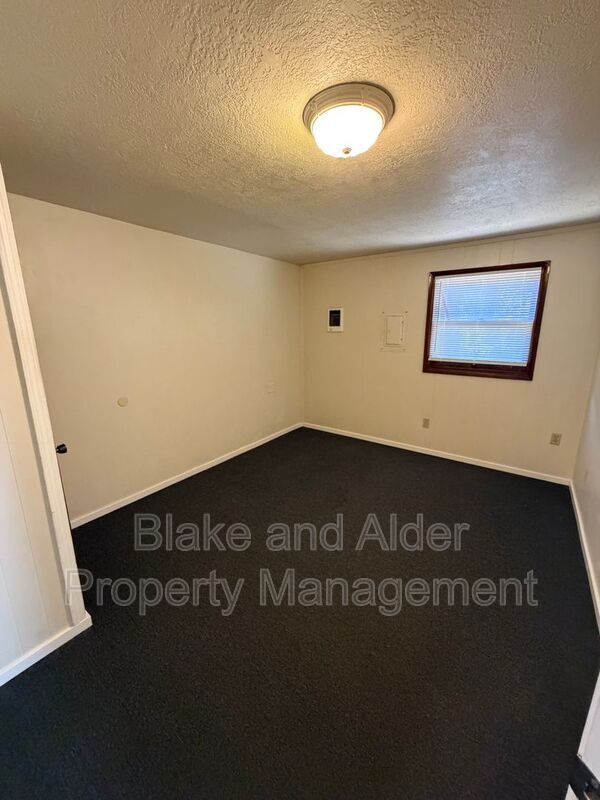Building Photo - 10926 SE Linwood Ave