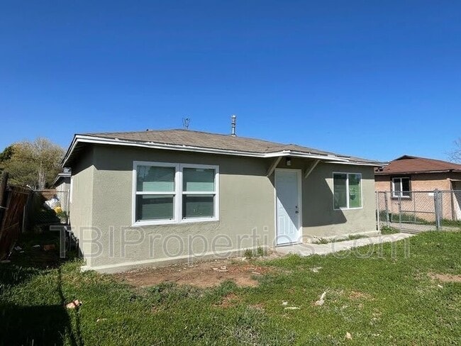 Primary Photo - 7771 Philbin Ave